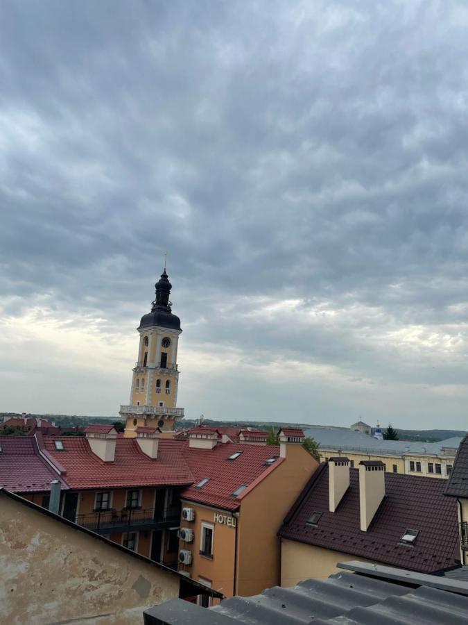 «Гори́Ще На Площі Польський Ринок» Kamianets-Podilskyi Exterior foto