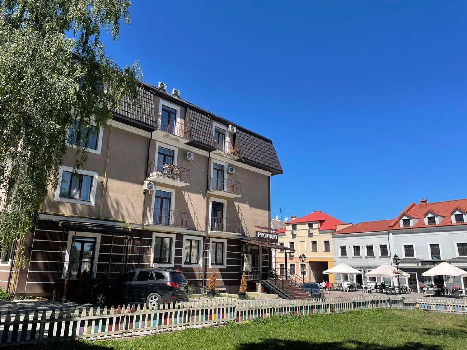 «Гори́Ще На Площі Польський Ринок» Kamianets-Podilskyi Exterior foto